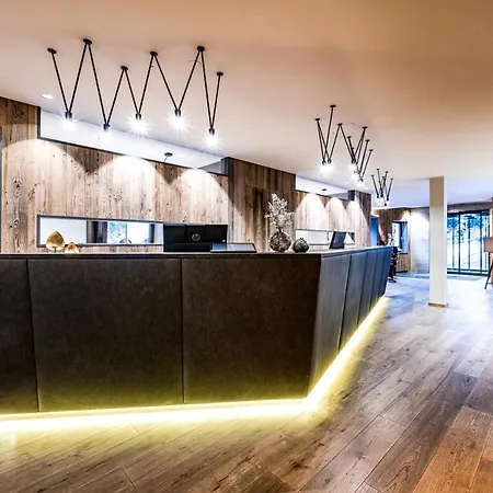 Hotell Alpina - Adults Only 4*